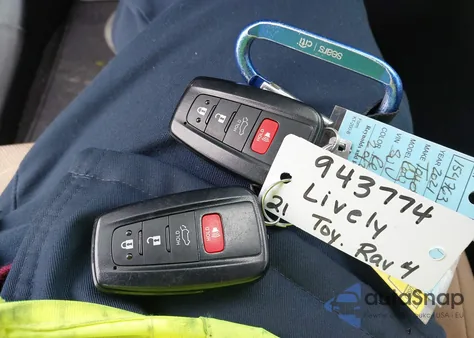 2021 Toyota Rav4 Xle from USA, damaged, VIN 2T3W1RFV8MW154763